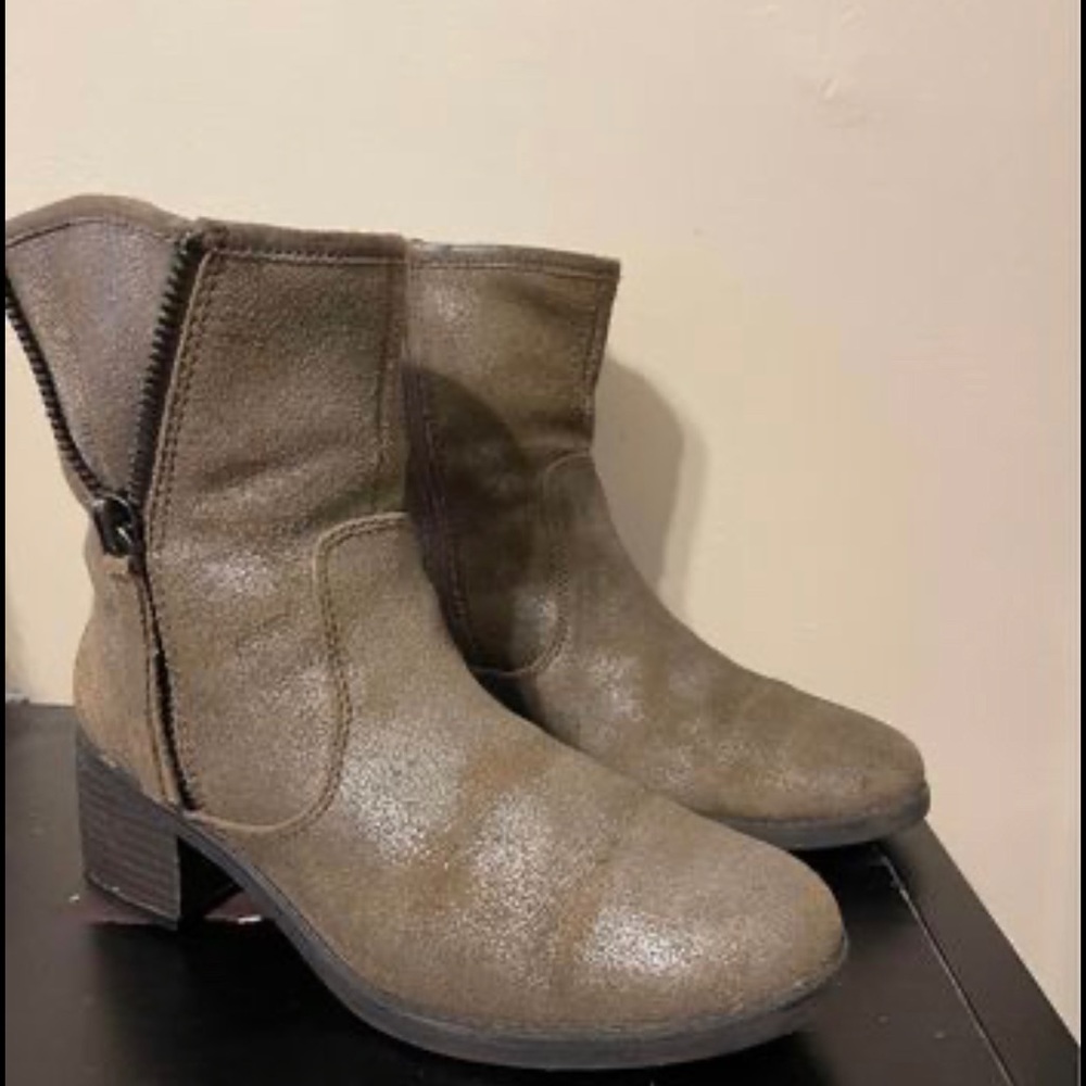 Suede Metallic Clark’s Ankle Boots, Women’s 7.5